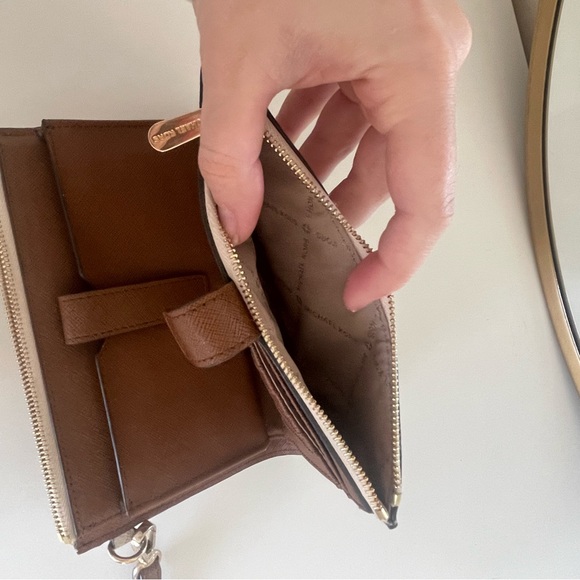 Michael Kors Jet set double zip wallet - Picture 10 of 16